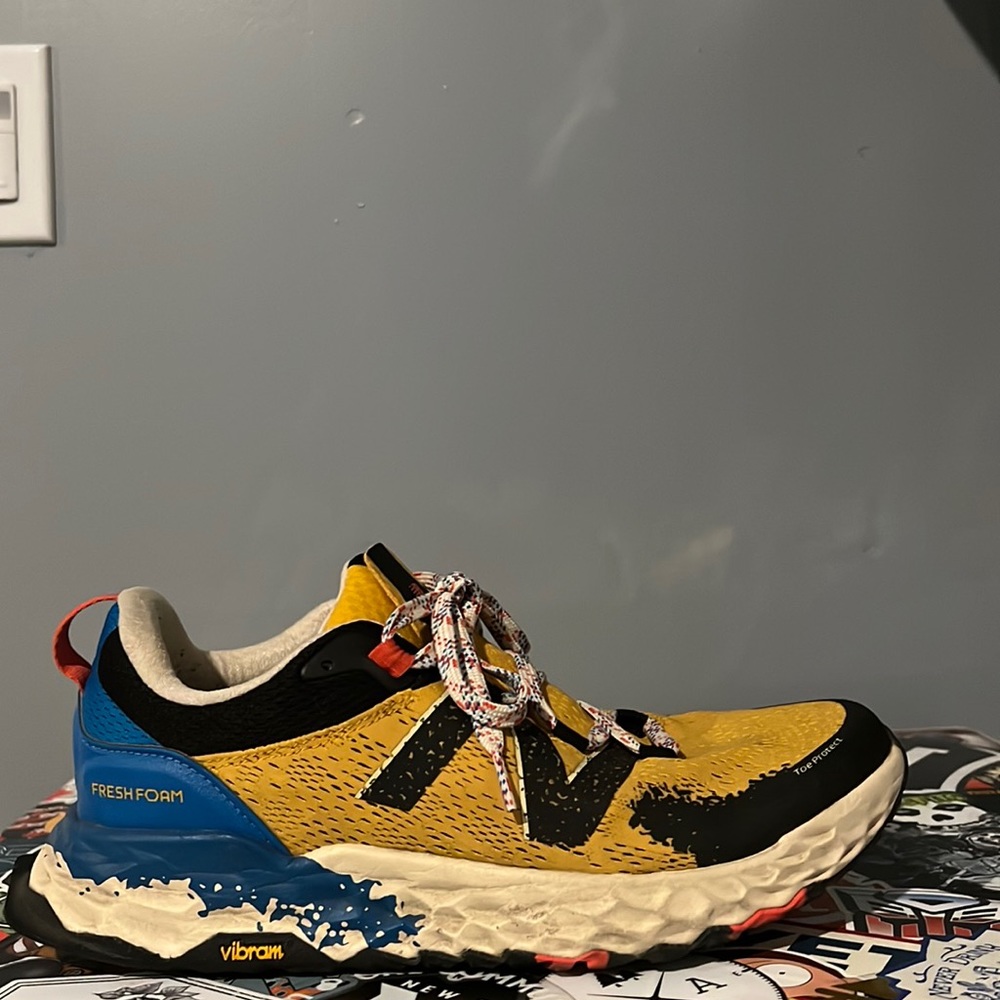 LIKE NEW! NB Hierro v5